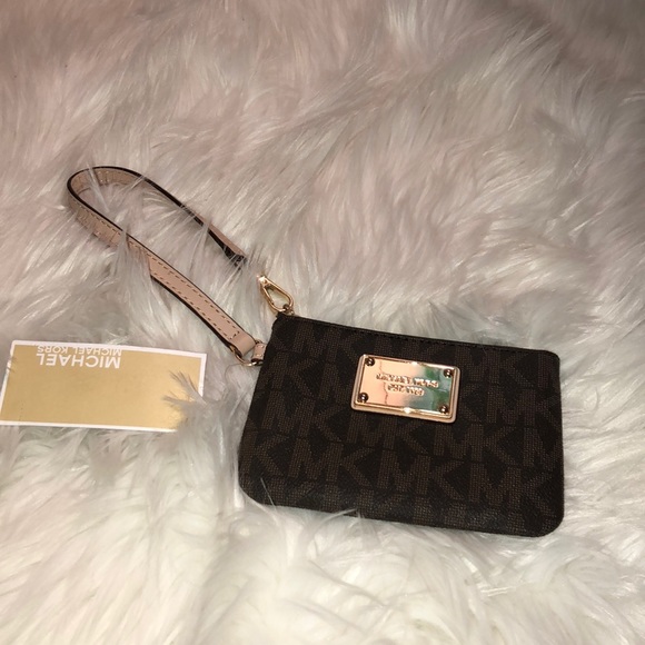 Michael Kors Handbags - Michael Kors Jetset Wristlet New/tag